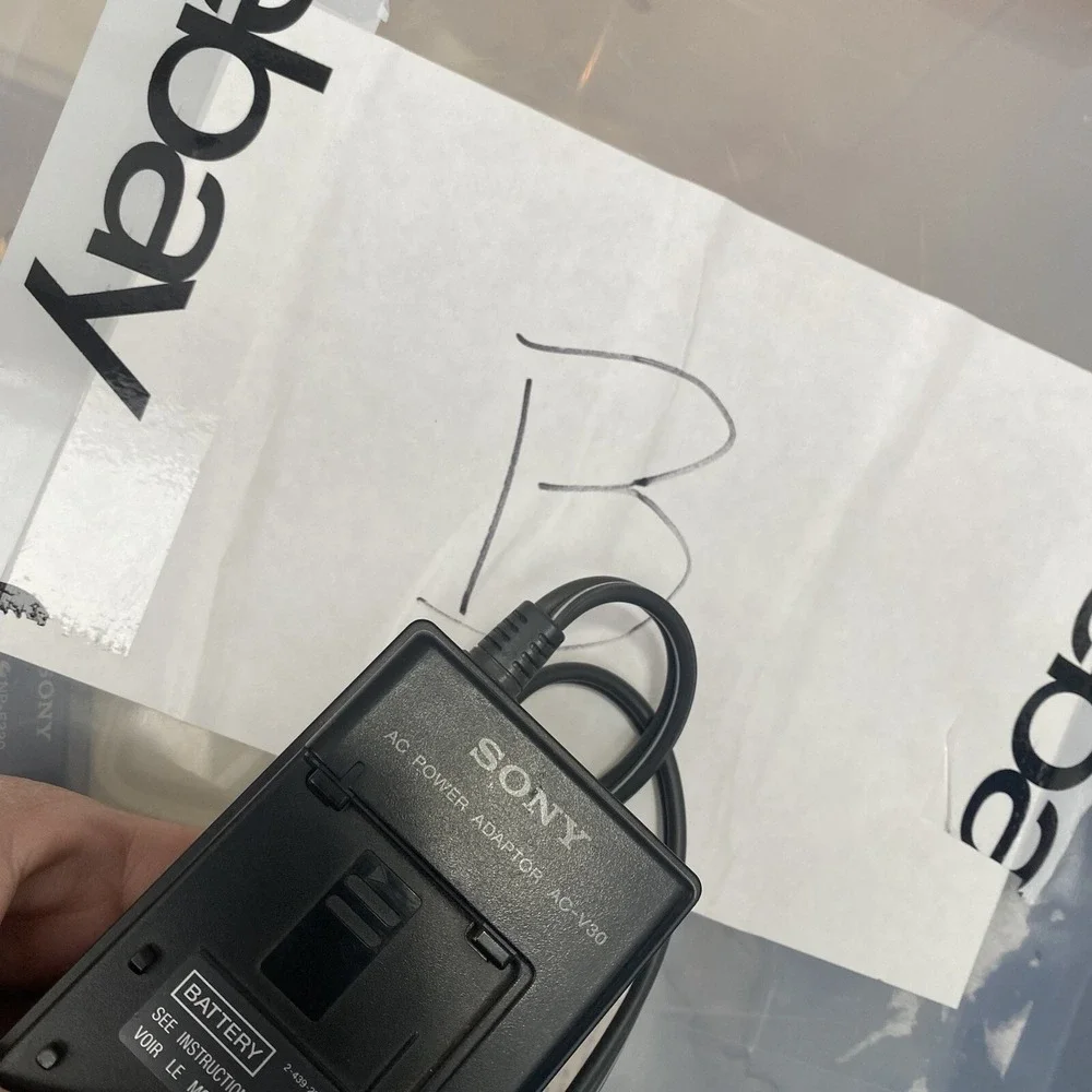 Sony ac v30